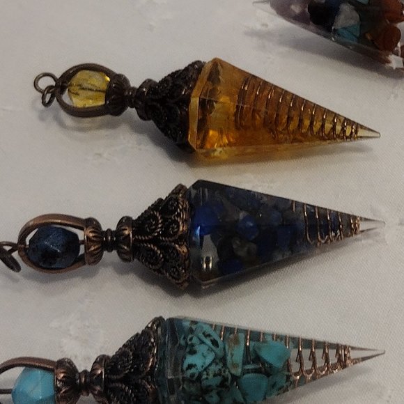 Lapis Lazuli Chip Crystal Pendulum - Picture 6 of 6